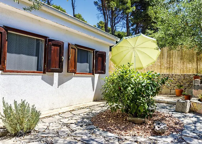 بيت للعطل House With A Parking Space - 22315 *