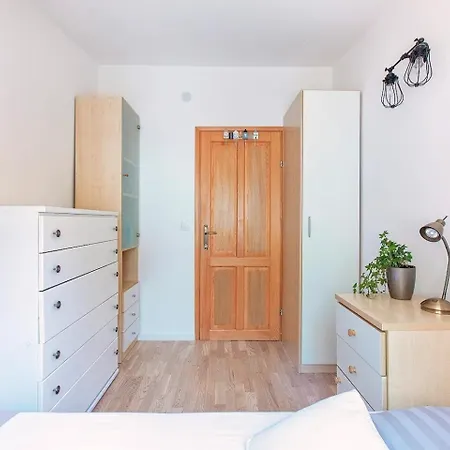 House With A Parking Space - 22315 *