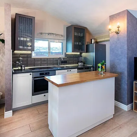 House With A Parking Space - 22315 Dom wakacyjny *