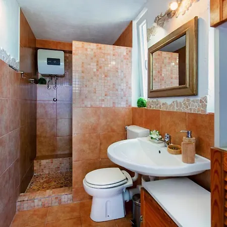 Dom wakacyjny House With A Parking Space - 22315