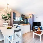 House With A Parking Space - 22315 Holiday home
